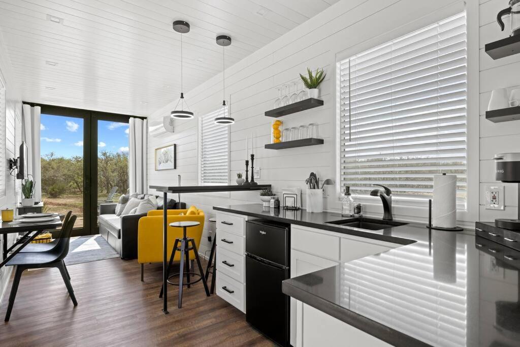 פרדריקסברג New The Yellow Beacon-Luxury Shipping Container מראה חיצוני תמונה