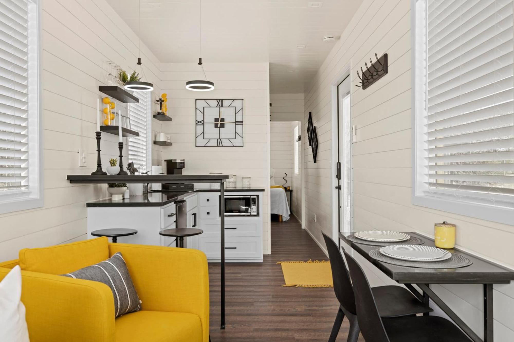 פרדריקסברג New The Yellow Beacon-Luxury Shipping Container מראה חיצוני תמונה